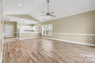9241 Meadow Vista Rd, Charlotte, NC 28213 - Photo 6
