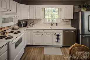 38 Rocky Meadows Rd, Newland, NC 28657 - Photo 10