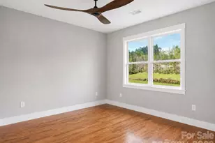 1060 California Creek Rd, Mars Hill, NC 28754 - Photo 12