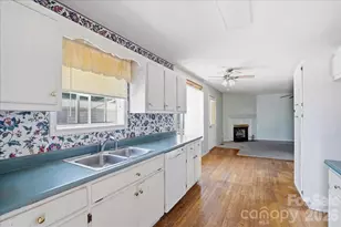 411 Patio Rd, Easley, SC 29642 - Photo 6