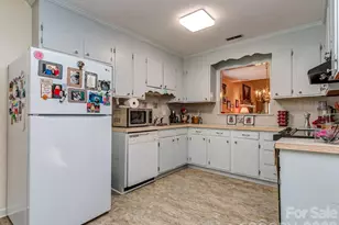 11707 Park Rd, Charlotte, NC 28226 - Photo 10