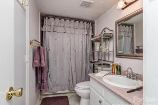 11707 Park Rd, Charlotte, NC 28226 - Photo 16