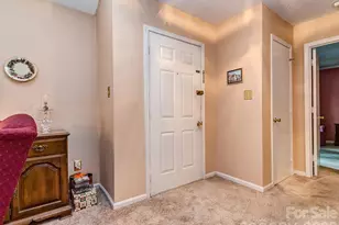 11707 Park Rd, Charlotte, NC 28226 - Photo 2