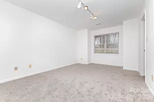 570 29th Ave Dr NW, Hickory, NC 28601 - Photo 12