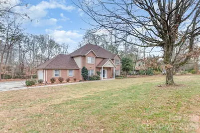 570 29th Avenue Drive NW, Hickory, NC 28601 - Photo 4
