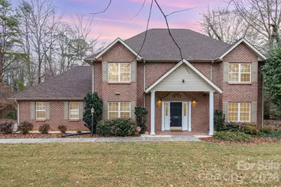 570 29th Avenue Drive NW, Hickory, NC 28601 - Photo 1