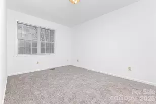 570 29th Ave Dr NW, Hickory, NC 28601 - Photo 18
