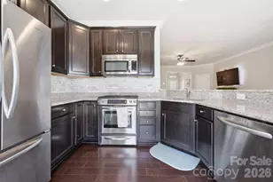 2441 Diplomat Ln, Charlotte, NC 28210 - Photo 12