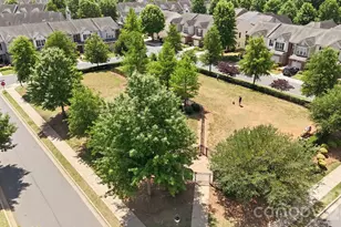 2441 Diplomat Ln, Charlotte, NC 28210 - Photo 34