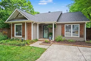 7450 Crestside Ln, Charlotte, NC 28227 - Photo 2