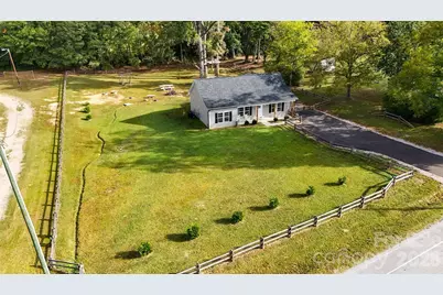 214 W Church Street, Jefferson, SC 29718 - Photo 2