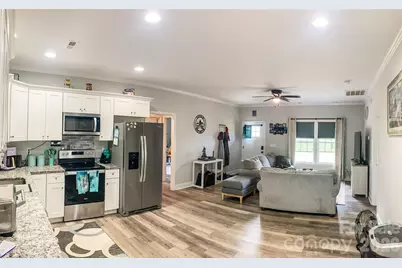 214 W Church Street, Jefferson, SC 29718 - Photo 10