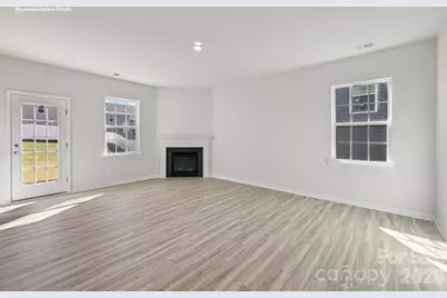 601 17th Avenue Drive NE, Hickory, NC 28601 - Photo 8