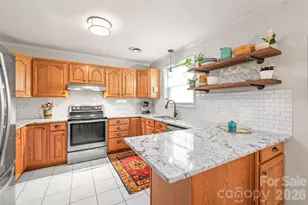 2912 Spring Valley Rd, Charlotte, NC 28210 - Photo 8