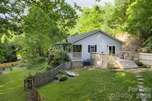 30 Lawterdale Cir, Asheville, NC 28804 - Photo 2