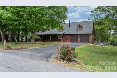 2025 34th Avenue Drive NE, Hickory, NC 28601 - Photo 1