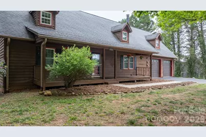 2025 34th Avenue Drive NE, Hickory, NC 28601 - Photo 2