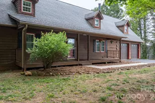 2025 34th Ave Dr NE, Hickory, NC 28601 - Photo 2