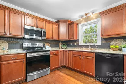 2025 34th Avenue Drive NE, Hickory, NC 28601 - Photo 12