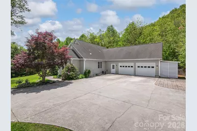 224 Hydrangea Drive, Waynesville, NC 28785 - Photo 2