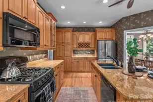 224 Hydrangea Dr, Waynesville, NC 28785 - Photo 10