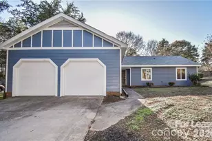 10216 Camelback Cir, Charlotte, NC 28226 - Photo 1