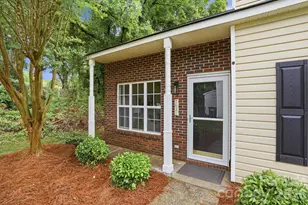 7621 Petrea Ln, Charlotte, NC 28227 - Photo 4
