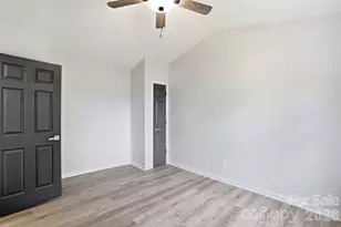 7621 Petrea Ln, Charlotte, NC 28227 - Photo 38