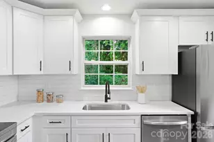 7621 Petrea Ln, Charlotte, NC 28227 - Photo 14