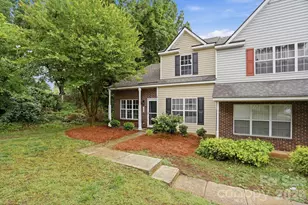 7621 Petrea Ln, Charlotte, NC 28227 - Photo 2