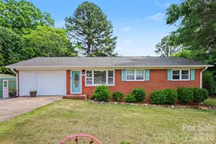 79 Walnut St, Badin, NC 28009 - Photo 2