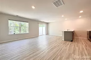 6131 Faron Wy, Charlotte, NC 28262 - Photo 6