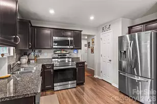 104 Sandtrap Dr, Statesville, NC 28677 - Photo 12