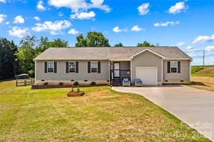 104 Sandtrap Dr, Statesville, NC 28677 - Photo 1