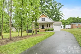 2029 Bost St, Lincolnton, NC 28092 - Photo 2