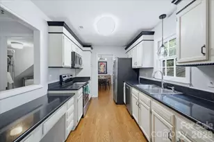 2726 Heidleburg Ln, Charlotte, NC 28210 - Photo 10