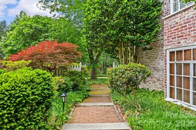 1858 Queens Road W, Charlotte, NC 28207 - Photo 8