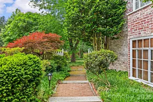 1858 Queens Rd W, Charlotte, NC 28207 - Photo 8