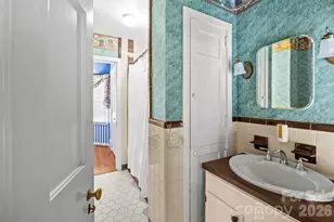 1858 Queens Rd W, Charlotte, NC 28207 - Photo 44