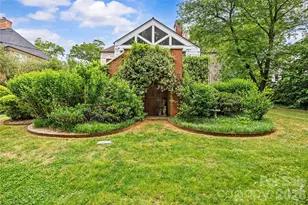 1858 Queens Rd W, Charlotte, NC 28207 - Photo 16