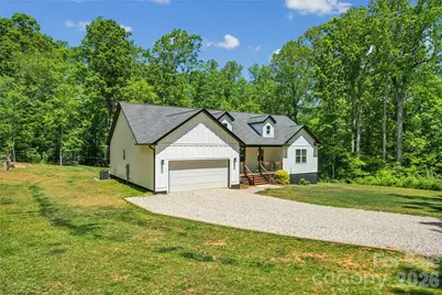 305 Robinson Avenue, Mount Holly, NC 28120 - Photo 2