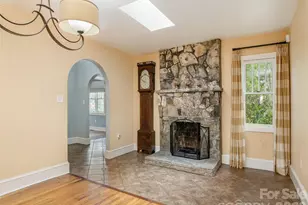 115 Oakland Rd, Asheville, NC 28801 - Photo 8
