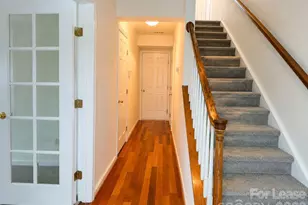 913 Tiger Ln, Charlotte, NC 28262 - Photo 2