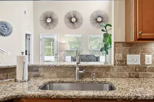 4613 Craigmoss Ln, Charlotte, NC 28278 - Photo 8