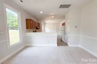 7523 Trotter Rd, Charlotte, NC 28216 - Photo 8