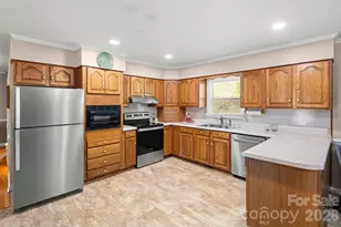 83 Honeysuckle Ln, Burnsville, NC 28714 - Photo 6