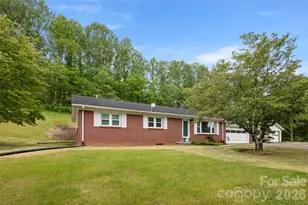 83 Honeysuckle Ln, Burnsville, NC 28714 - Photo 2