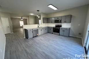 9019 Newfield St, Charlotte, NC 28216 - Photo 6