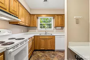 1409 Kensington Rd, Hendersonville, NC 28791 - Photo 14