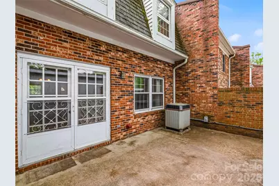 1409 Kensington Road #B6, Hendersonville, NC 28791 - Photo 30